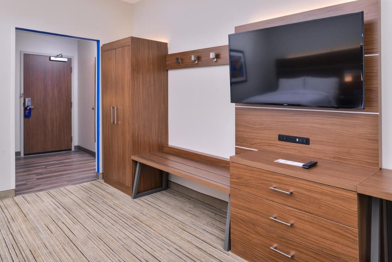 Holiday Inn Express & Suites Farmville By Ihg Exterior foto