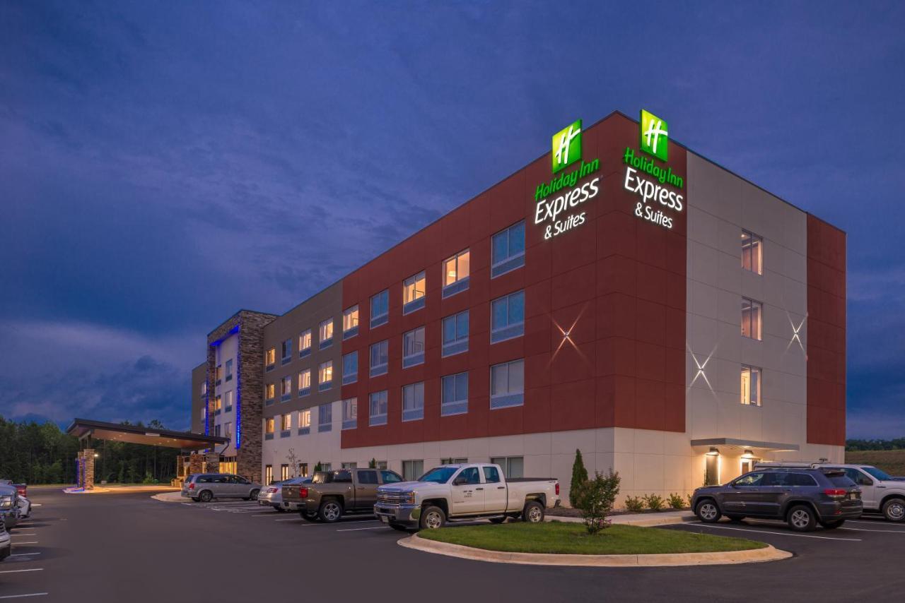 Holiday Inn Express & Suites Farmville By Ihg Exterior foto
