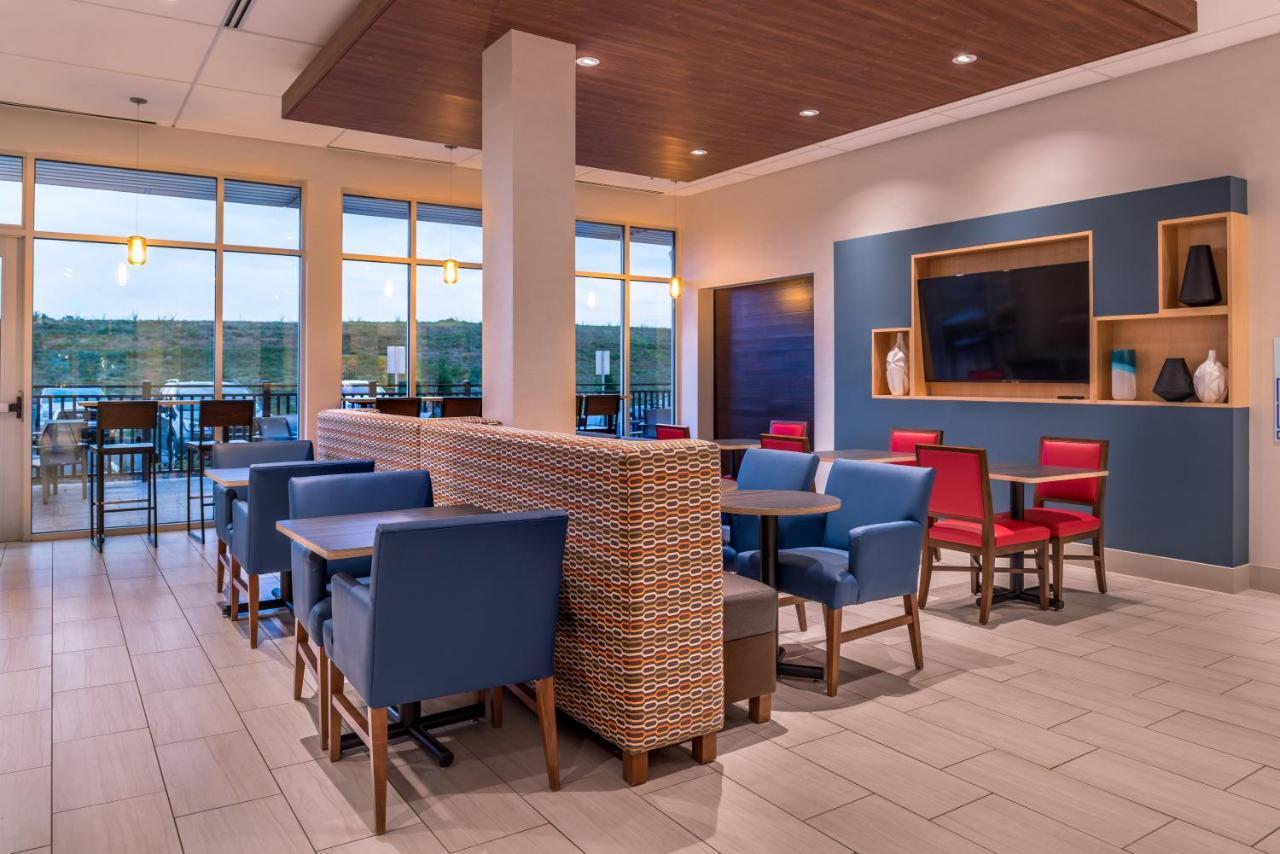 Holiday Inn Express & Suites Farmville By Ihg Exterior foto