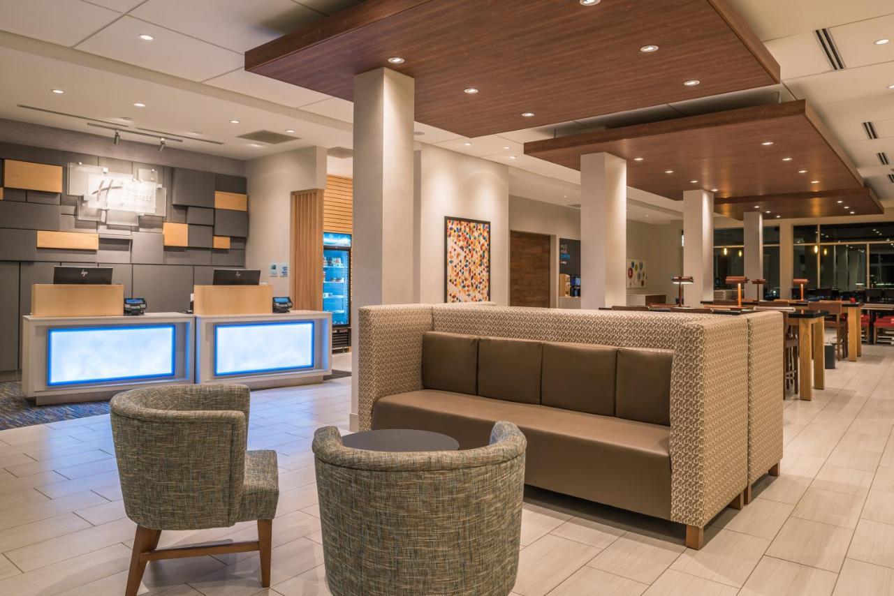 Holiday Inn Express & Suites Farmville By Ihg Exterior foto