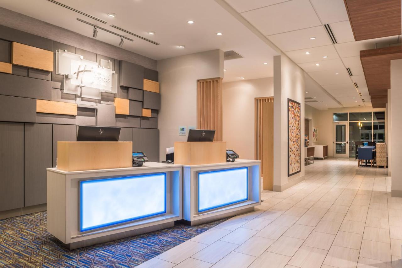 Holiday Inn Express & Suites Farmville By Ihg Exterior foto
