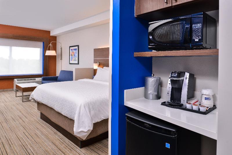 Holiday Inn Express & Suites Farmville By Ihg Exterior foto